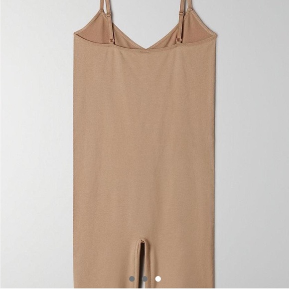 Babaton x Aritzia "Arial" Seamless Romper in taupe XS/S - Picture 3 of 3